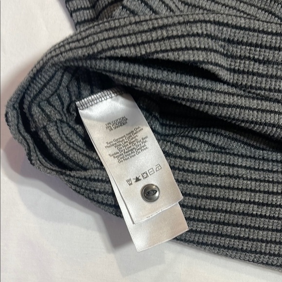 Eddie Bauer Graphic Fitted Gray Thermal - Picture 7 of 10